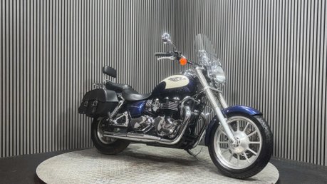Triumph Bonneville 2011 ONLY 21K NEW MOT CRUISER 865CC 2