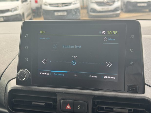 Peugeot e-Partner AUTO 50Kwh [SOLD KH] SWB L1H1 LR Professional Premium Plus Air Con Sensors 22