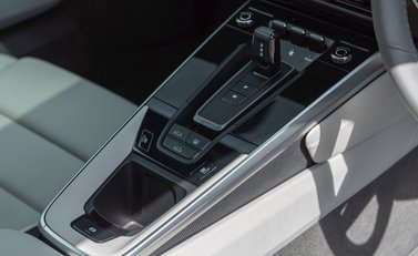 Porsche 911 Carrera (992) 20