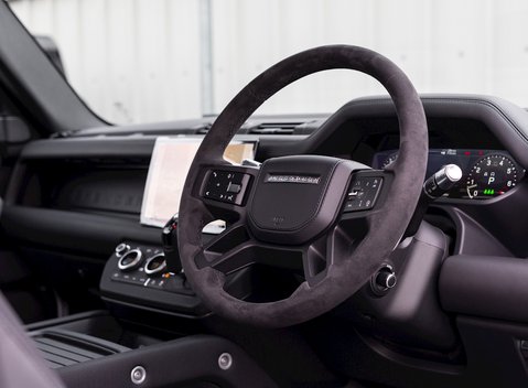 Land Rover Defender 90 V8 11
