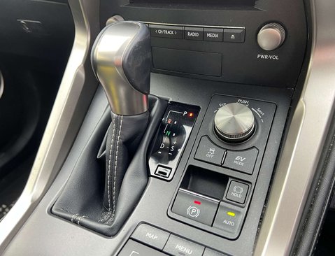 Lexus NX 2.5 NX 300h CVT 4WD 5dr 24