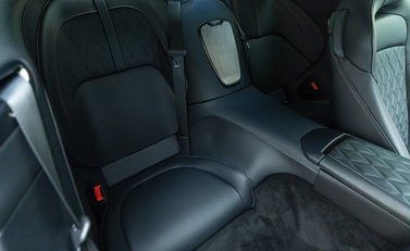 Aston Martin DB12 V8 16