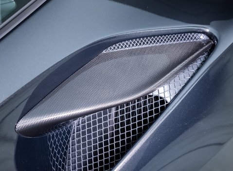 Ferrari F8 Tributo 29