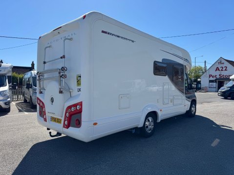 Auto-Trail Tracker fb 6