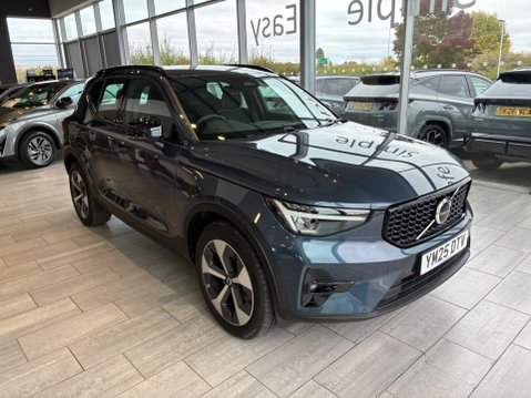 2025 Volvo XC40