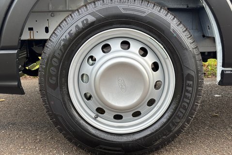 Ford Transit 350 Drw L3 130 ps Leader Toolbox Tipper - Air Con / Rear Camera 29