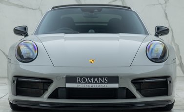 Porsche 911 Carrera 4 GTS (992) 7