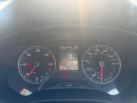 SEAT Leon 1.6 TDI CR SE Euro 5 (s/s) 5dr 8