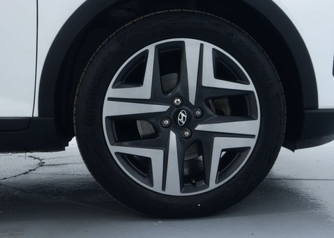 Hyundai BAYON 1.0 T-GDi MHEV Premium SUV 5dr Petrol Hybrid DCT Euro 6 (s/s) (100 ps) 15