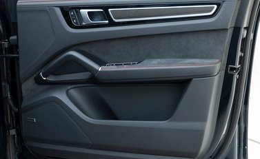 Porsche Cayenne GTS Coupé 24