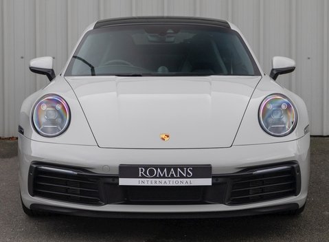 Porsche 911 Carrera S (992) 4