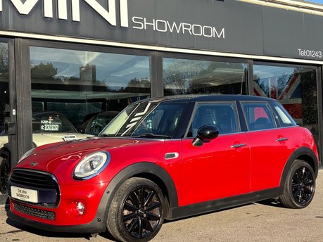 Mini Hatch Cooper 1.5 Automatic Chili / Media XL 5 door + SAT NAV + LEATHER + PDC
