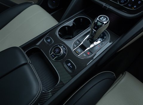 Bentley Bentayga V8 AZURE 28