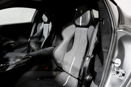 Ferrari 12Cilindri COUPE. HISTORIC PAINTWORK. PASSENGER DISPLAY. LIFT. PANO ROOF. CARBON INT. 19