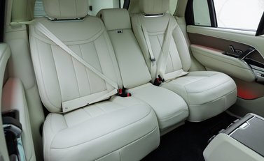Land Rover Range Rover P460e Autobiography LWB 11