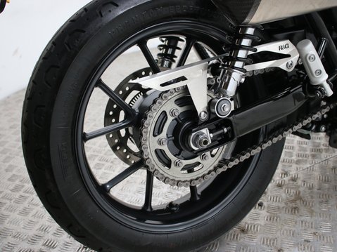 Triumph Street Twin BONNEVILLE STREET TWIN 23