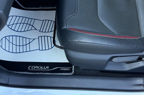 Toyota Corolla EXCEL HYBRID - ONE OWNER - FULL TOYOTA SERVICE HISTORY 25