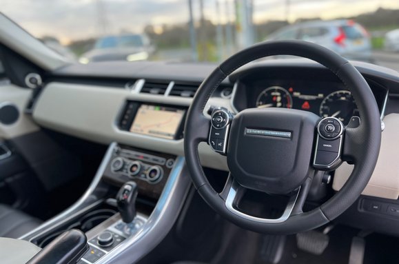 Land Rover Range Rover Sport 3.0 SDV6 HSE AUTO 19