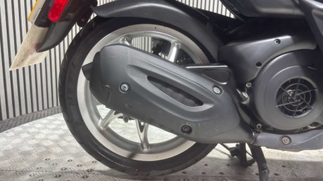 Piaggio Liberty 2021 1 OWNER ONLY 1200 MILES TOP BOX 125CC SCOOTER BIKE 38