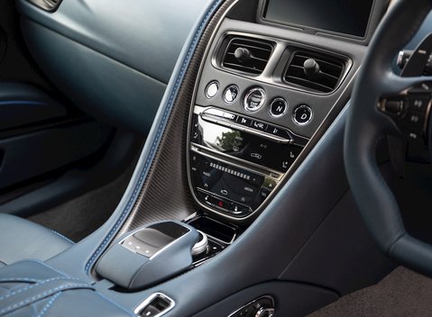 Aston Martin DBS Superleggera 19