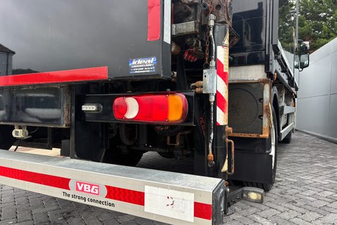 DAF LF LF 210 FA 14T with Fassi F85 Crane 22