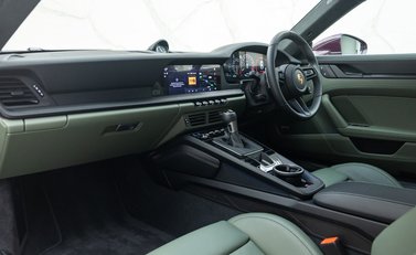 Porsche 911 GT3 TOURING (992.2) 15