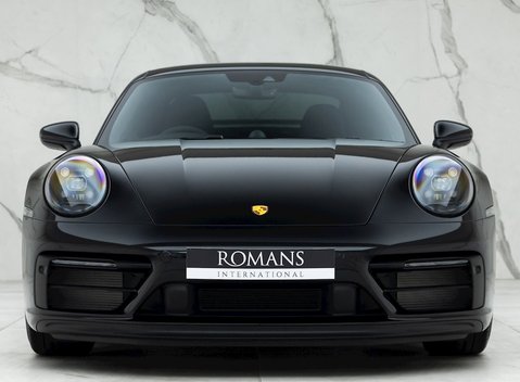 Porsche 911 (992) Carrera 4 GTS 4