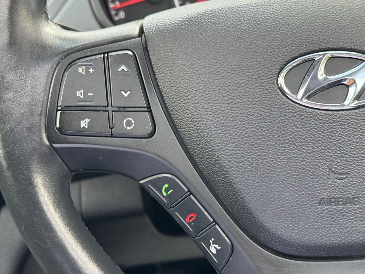 2017 Hyundai i10 — image 26