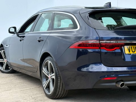 Jaguar XF 2.0 XF Portfolio D AWD Auto 4WD 5dr 40