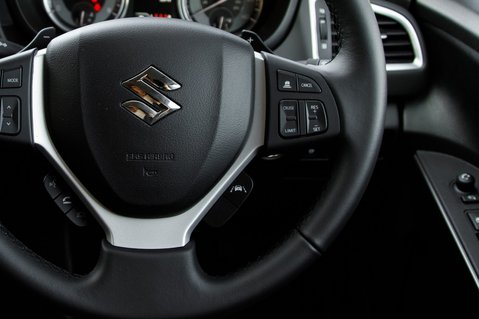 Suzuki S-Cross MOTION 19