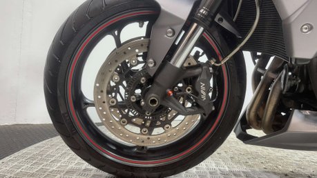 Triumph Street Triple R 2014 ONLY 15K NEW MOT ARROW EXHAUST VERY CLEAN NAKED 19
