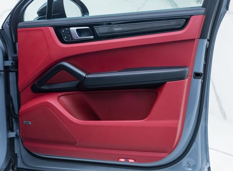 Porsche Cayenne TURBO GT 27