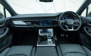 Audi SQ7 BLACK EDITION 21
