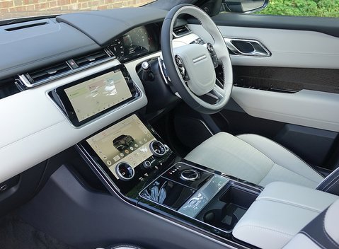Land Rover Range Rover Velar First Edition D300 19