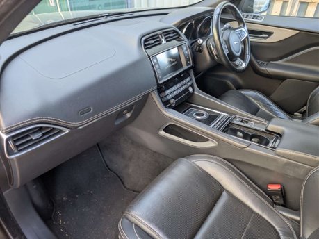 Jaguar F-Pace 2.0 F-PACE R-Sport AWD D Auto 4WD 5dr 4