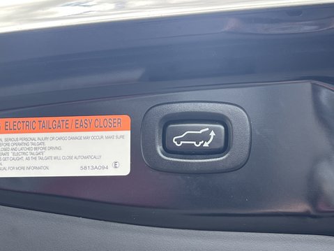 Mitsubishi Outlander 2.0 MIVEC Exceed SUV 5dr Petrol CVT 4WD Euro 6 (s/s) (150 ps) 17