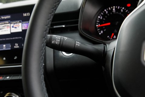 Renault Clio ICONIC TCE 16