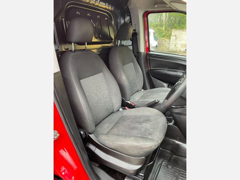 Vauxhall Combo 1.6 Turbo D 2000 Edition Panel Van 4dr Diesel Manual L1 H1 Euro 6 (75 ps) 25