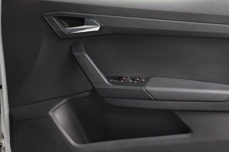 SEAT Arona TSI SE TECHNOLOGY 36