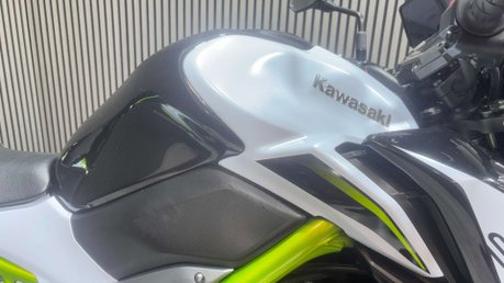 Kawasaki Z900 2019 69 PLATE FULL AKRAPOVIC ONLY 15K STUNNING NAKED BIKE 55