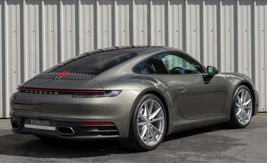 Porsche 911 Carrera (992) 7