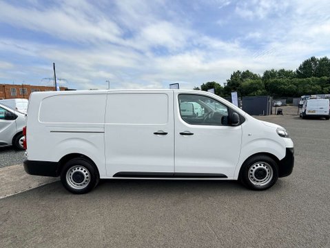 Vauxhall Vivaro 1.5 Vivaro F2900 Dynamic S/S 7