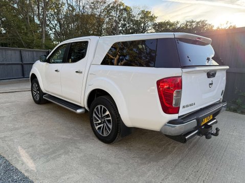 Nissan Navara 2.3 Navara N-Connecta dCi 4WD 5dr 8