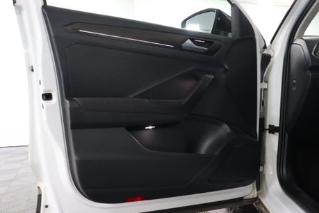 Volkswagen T-Roc DESIGN TSI 44