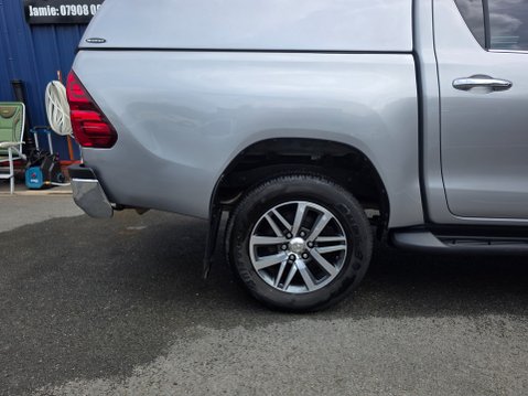 Toyota Hilux INVINCIBLE 4WD D-4D DCB 9