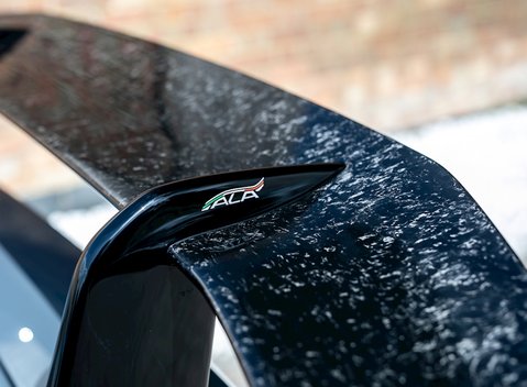 Lamborghini Huracan LP640-4 Performante 26