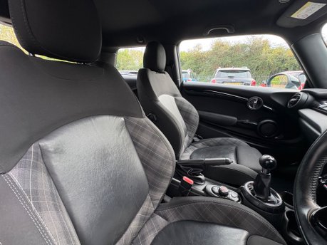 Mini Hatch Cooper 1.5 Petrol Manual Chili 3 door - CARRIBEAN AQUA - BLUETOOTH AUDIO 4