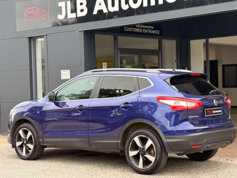 Nissan Qashqai 1.5 Qashqai N-Vision dCi 5dr 9