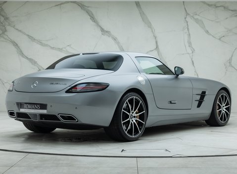 Mercedes-Benz SLS AMG GT 7