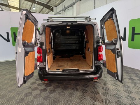Vauxhall Vivaro Vivaro 3100 Dynamic 12